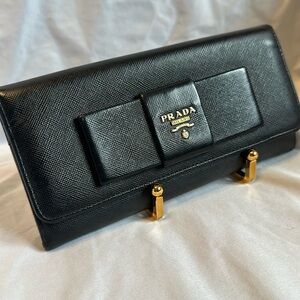 EUC Prada ribbon long saffiano black continental bow:Can use chain for crossbody